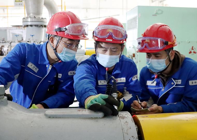 吉林石化炼油厂连续15年实现油品质量合格百分百